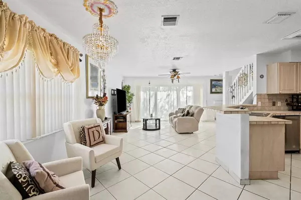 Coral Springs, FL 33065,8940 NW 38th Dr #8940