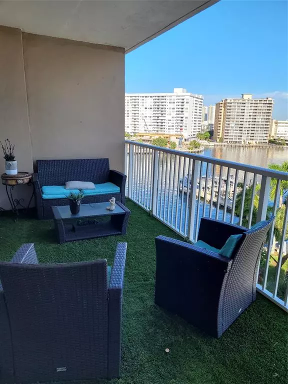 1965 S Ocean Dr #6H, Hallandale Beach, FL 33009