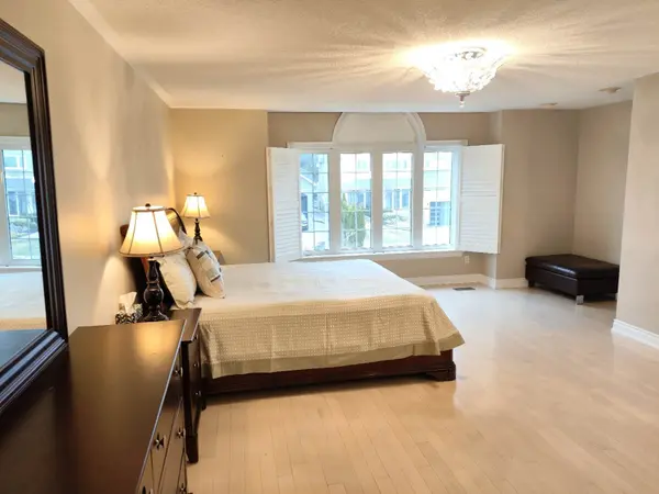 67 Chantilly CRES, Richmond Hill, ON L4C 0K1