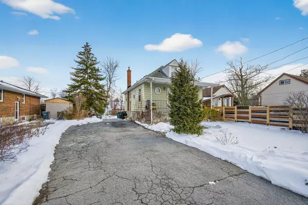 Mississauga, ON L5G 1S7,212 Troy ST