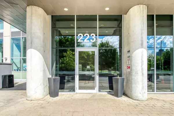 Mississauga, ON L5B 0E8,223 Webb DR #802