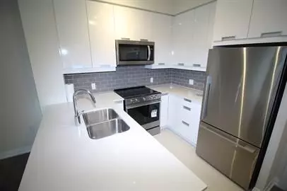 Mississauga, ON L5R 0G9,65 Watergarden DR #301