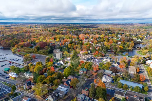 Gananoque, ON K7G 2M3,50 Market ST #302