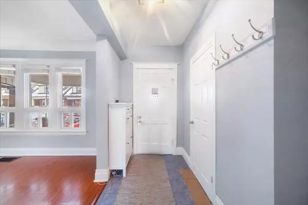 Hamilton, ON L8L 2L6,75 Somerset AVE