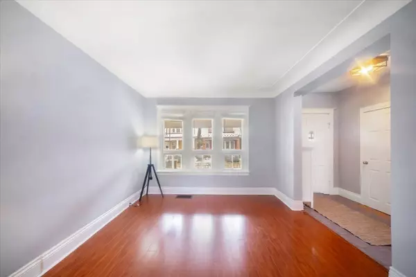 Hamilton, ON L8L 2L6,75 Somerset AVE