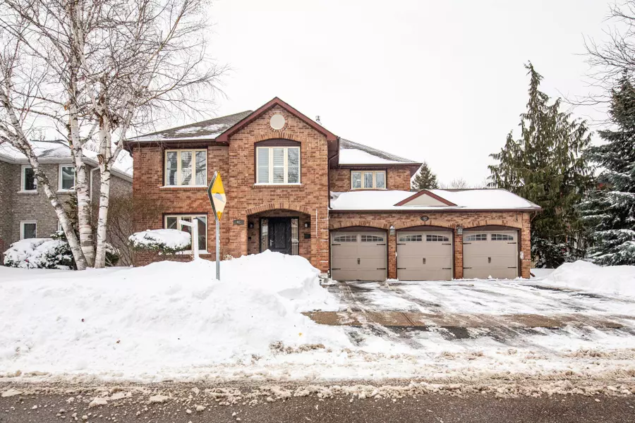 42 Mount Forest DR, Brampton, ON L6Z 1B7