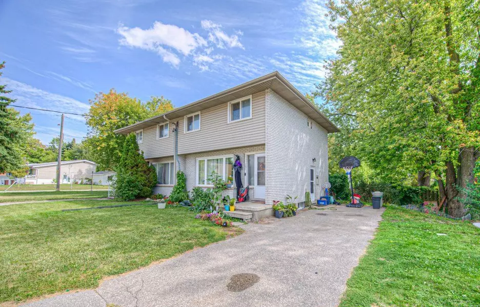 151 Franklin ST N, Kitchener, ON N2A 1Y3