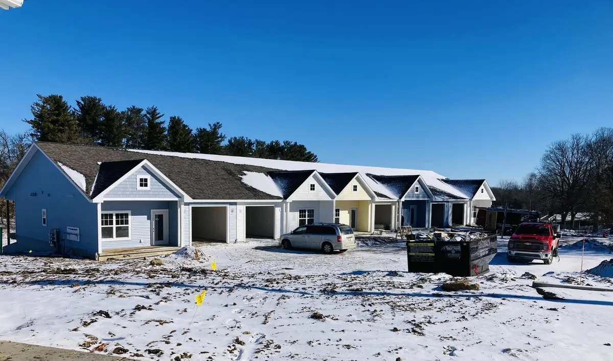 Lake Odessa, MI 48849,874 3rd Avenue #12