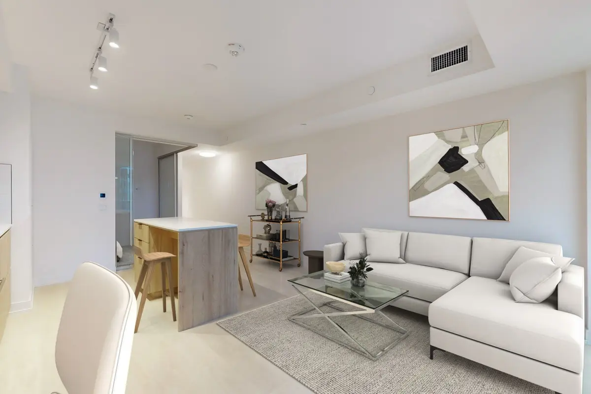 Toronto C10, ON M4P 1V3,117 Broadway AVE #312