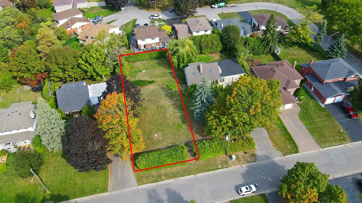 Oshawa, ON L1G 1N8,900 Parklane AVE