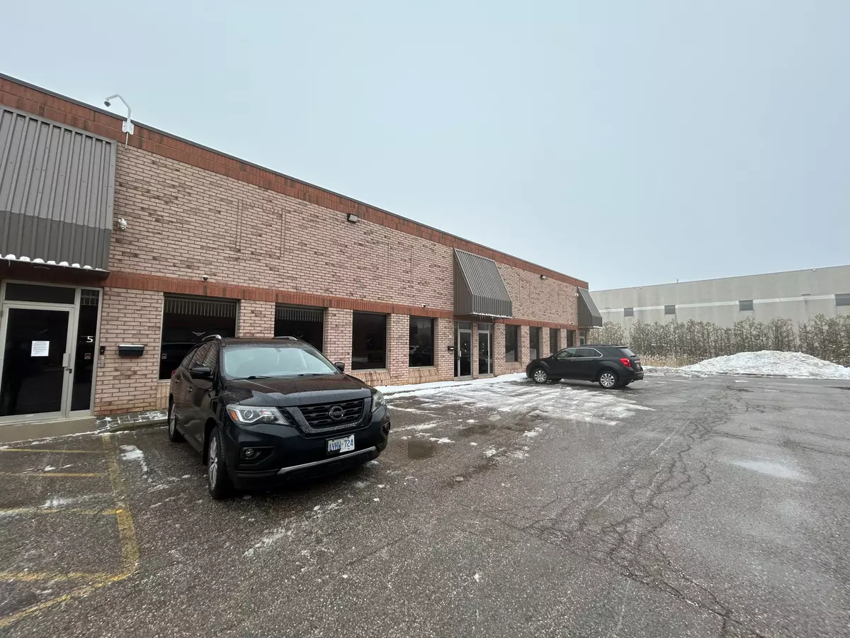 Caledon, ON L7E 1J9,10 Loring DR #12-15