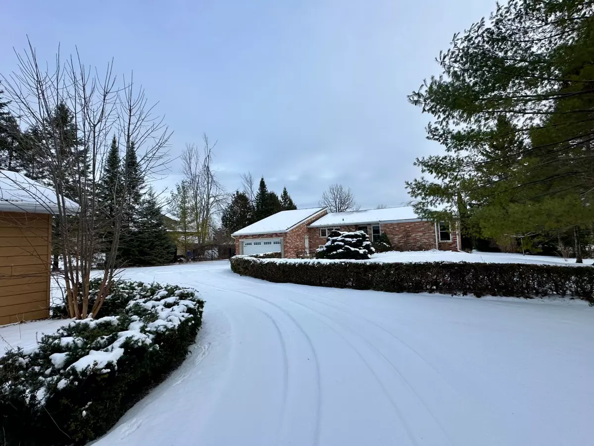 Kawartha Lakes, ON K0M 1N0,321 Rabys Shore DR