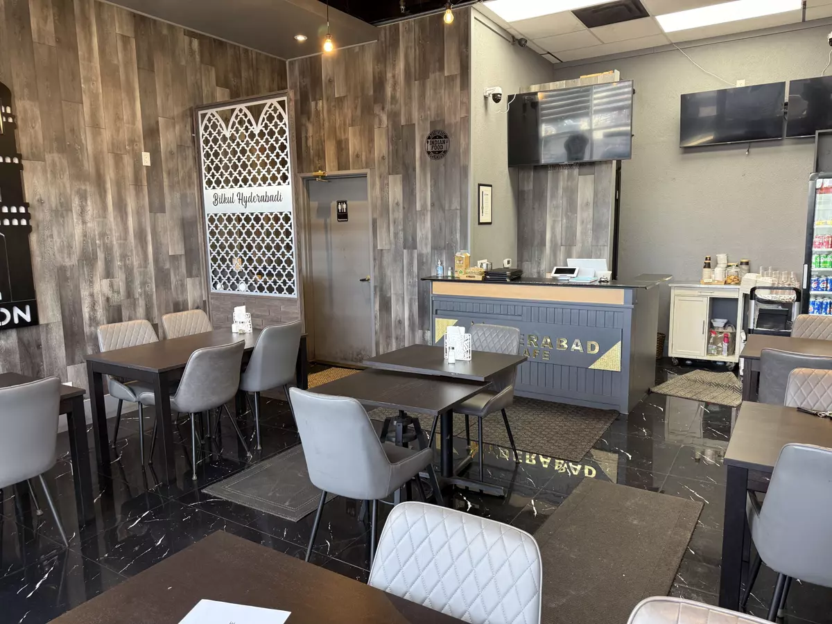 Hamilton, ON L8G 1A3,700 Queenston RD