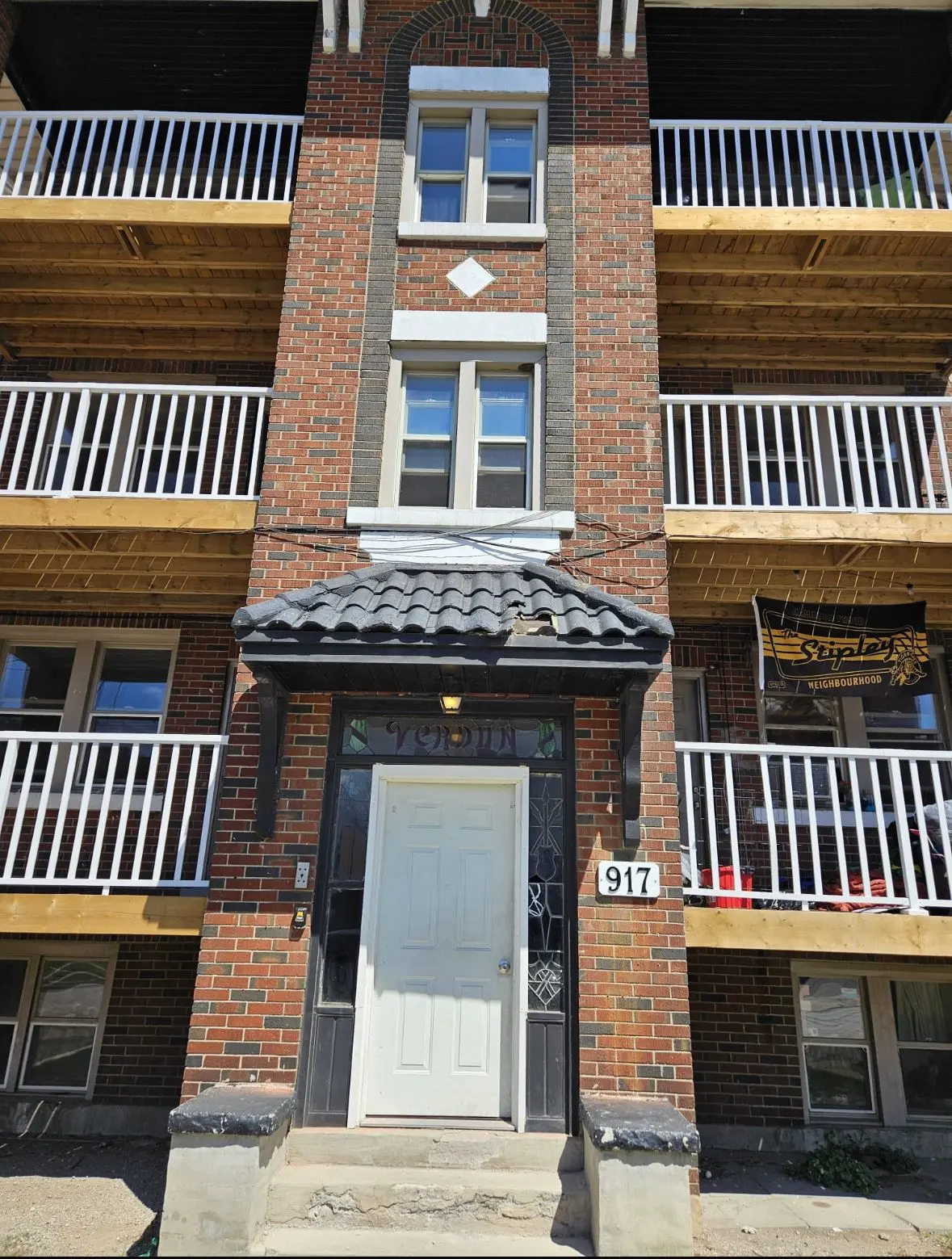 Hamilton, ON L8M 1M6,917 Main ST E #6