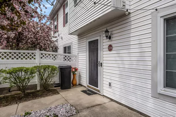 Farmington Hills, MI 48336,22241 ATLANTIC POINTE