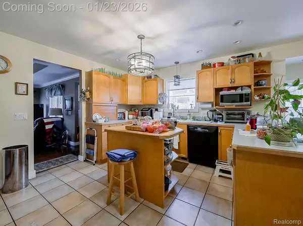 Royal Oak, MI 48073,416 Detroit AVE