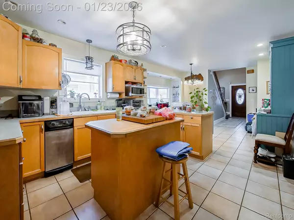 Royal Oak, MI 48073,416 Detroit AVE