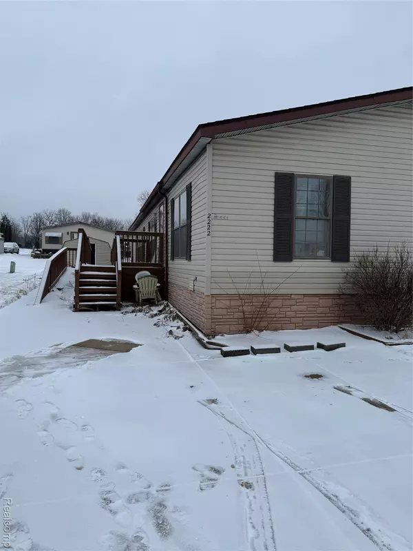 Milford, MI 48381,2222 S Sheeran DR