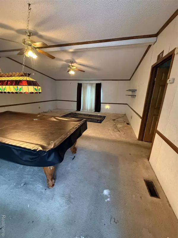 Milford, MI 48381,2222 S Sheeran DR