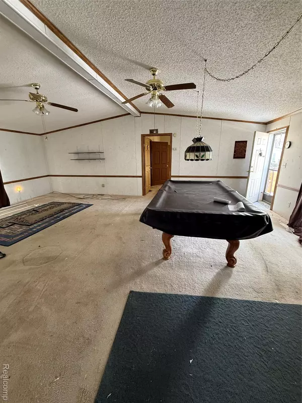 Milford, MI 48381,2222 S Sheeran DR