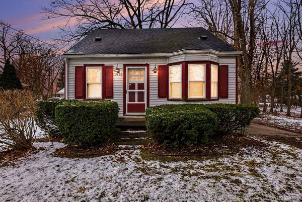 2456 Richwood RD, Auburn Hills, MI 48326