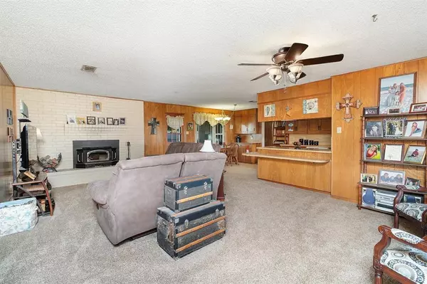 Brady, TX 76825,302 N Shore Drive