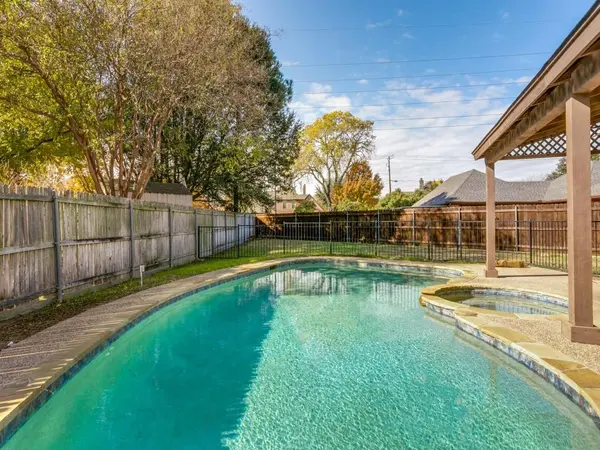 Bedford, TX 76021,2704 River Forest Court