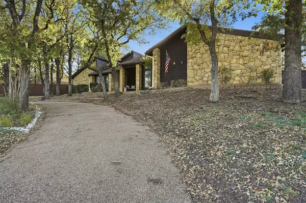 Fort Worth, TX 76112,704 Timberview Court N