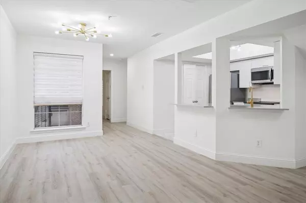 Dallas, TX 75254,5565 Preston Oaks Road #262