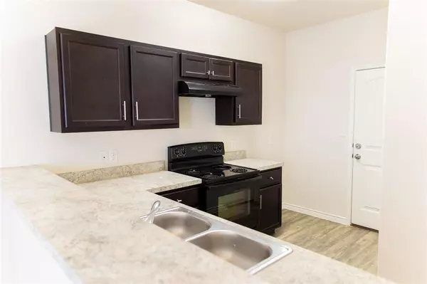 Dallas, TX 75227,9942 Chilmark Way