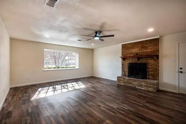 Ovilla, TX 75154,128 Lariat Trail