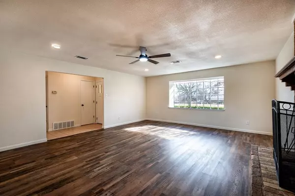 Ovilla, TX 75154,128 Lariat Trail