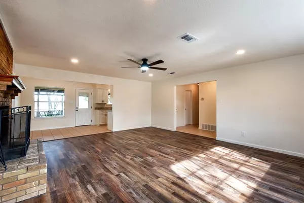 Ovilla, TX 75154,128 Lariat Trail