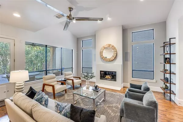 Dallas, TX 75214,6932 Chantilly Court