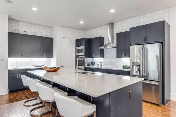 Dallas, TX 75214,6932 Chantilly Court