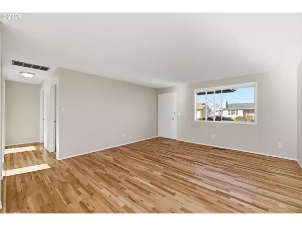 Woodburn, OR 97071,1386 VANDERBECK LN