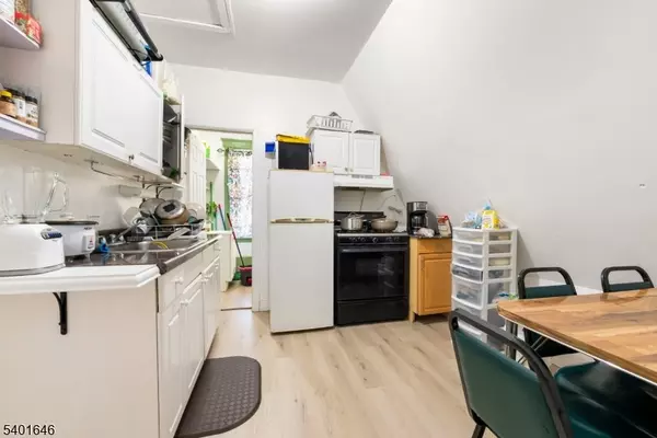 Newark City, NJ 07104,424 Summer Ave