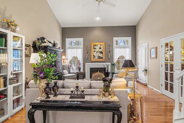 Brighton, MI 48116,306 Pineknoll CT