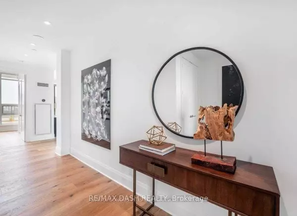 Toronto C02, ON M5R 2H7,151 Avenue RD #806