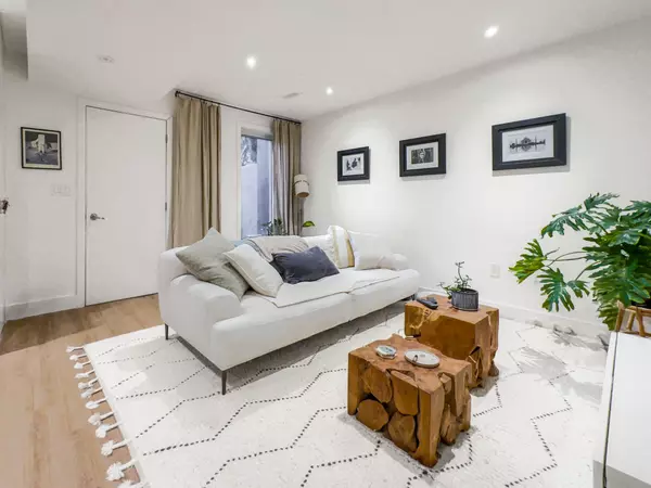 Toronto C01, ON M6J 2T3,64 Beatrice ST