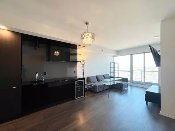 Toronto C01, ON M5H 0B1,70 Temperance ST #4717