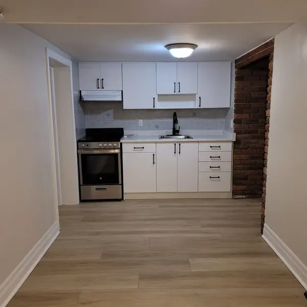 Toronto C01, ON M6J 3K1,11 Rusholme DR #Lower