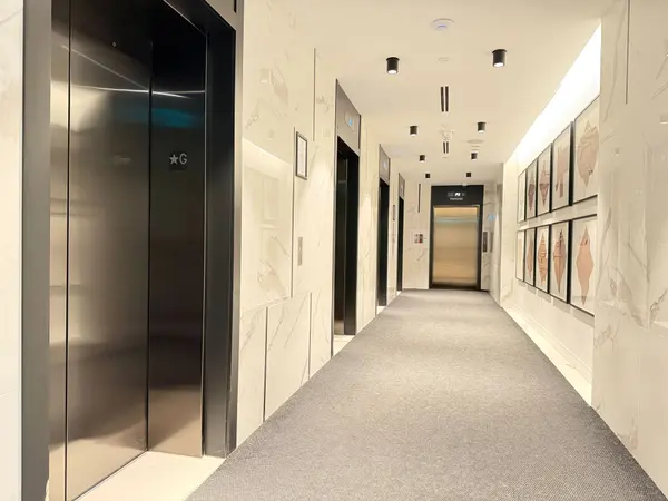 Toronto C08, ON M5B 0C5,82 Dalhousie ST #2205