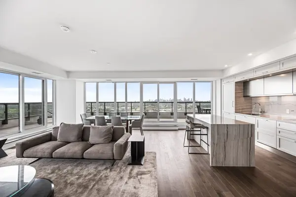 Toronto C13, ON M3C 0P7,30 Inn On The Park DR #2909