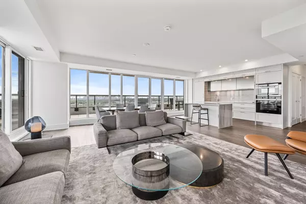 30 Inn On The Park DR #2909, Toronto C13, ON M3C 0P7