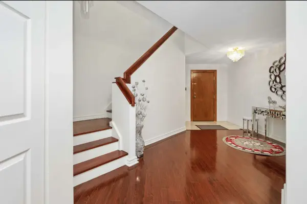 33 University AVE #1109, Toronto C01, ON M5J 2S7