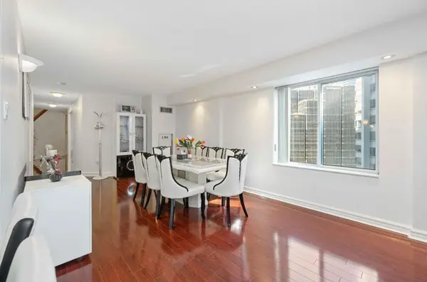 33 University AVE #1109, Toronto C01, ON M5J 2S7