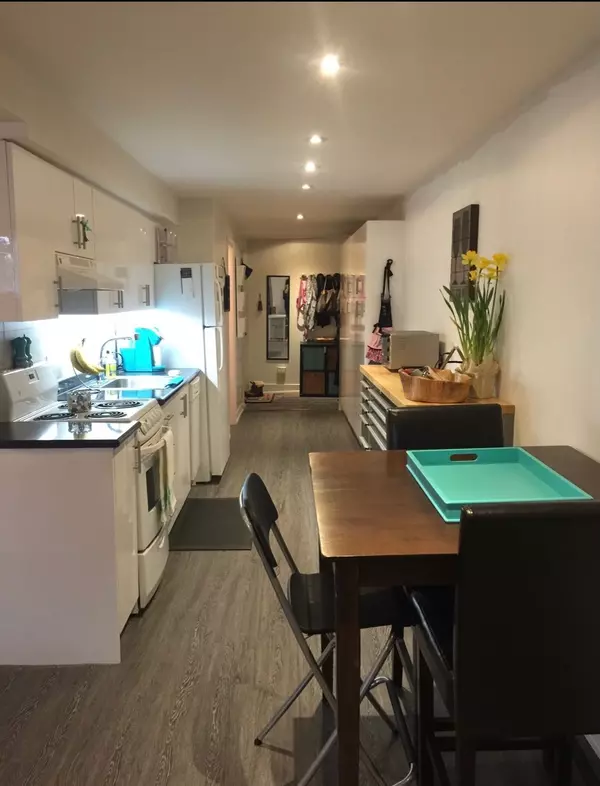 Toronto E02, ON M4E 1C3,8 Avion AVE #Unit 4 (Basement Unit)