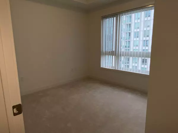 Toronto E11, ON M1B 0E1,20 Orchid Place DR #505