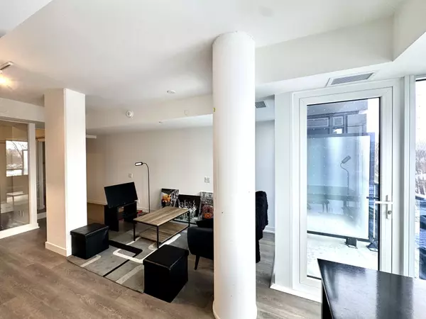 Toronto E06, ON M1N 0C7,2 Manderley DR #409